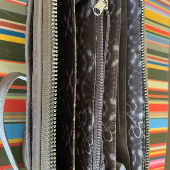 Jessica Simpson wallet. - Picture 3 of 3